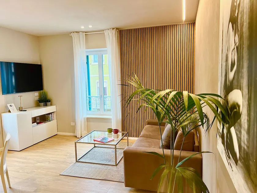 Apartment with balcony in the historic center - Image 1
