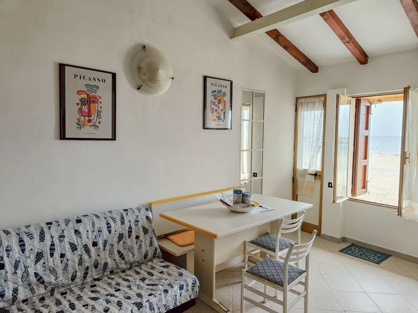 ”Casetta Nonna Carla” Beach Apartment - Image 1