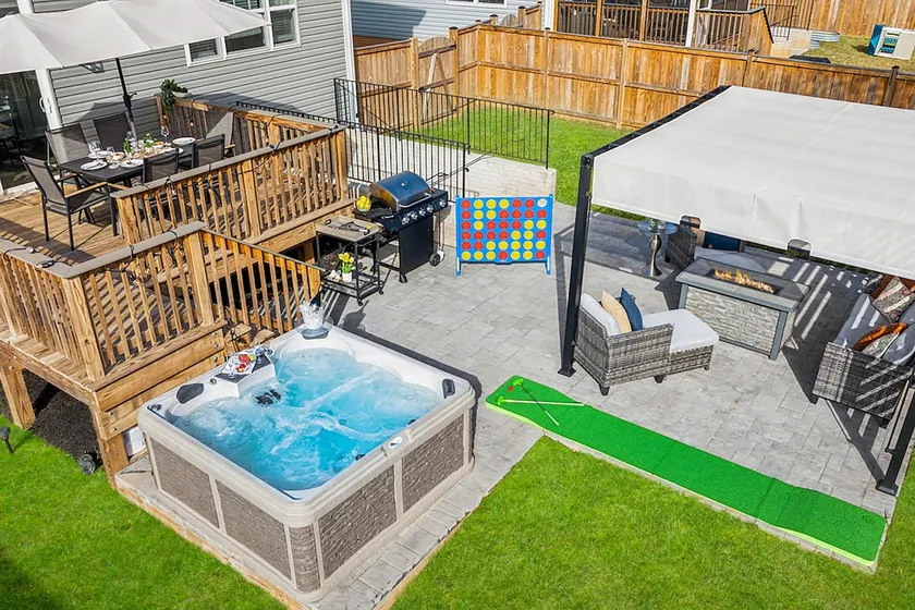 Modern 3-Level Stay| Hot Tub | Game Room | Parking - Image 1