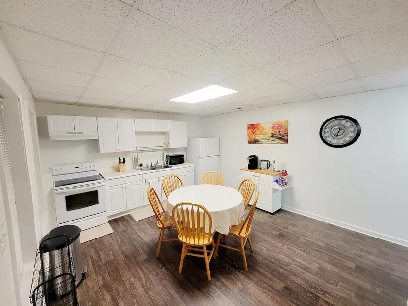 Guest Suite with 3 Bedrooms in Basement - Image 1