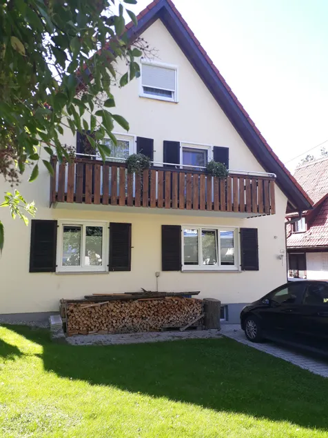 Apartment with balcony on the second floor - Image 1