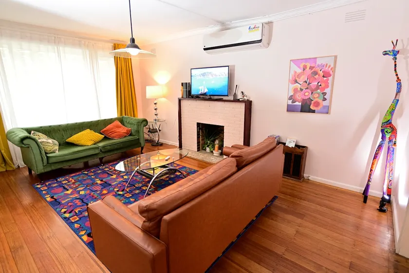 Tullamarine home near airport and shopping! - Image 1