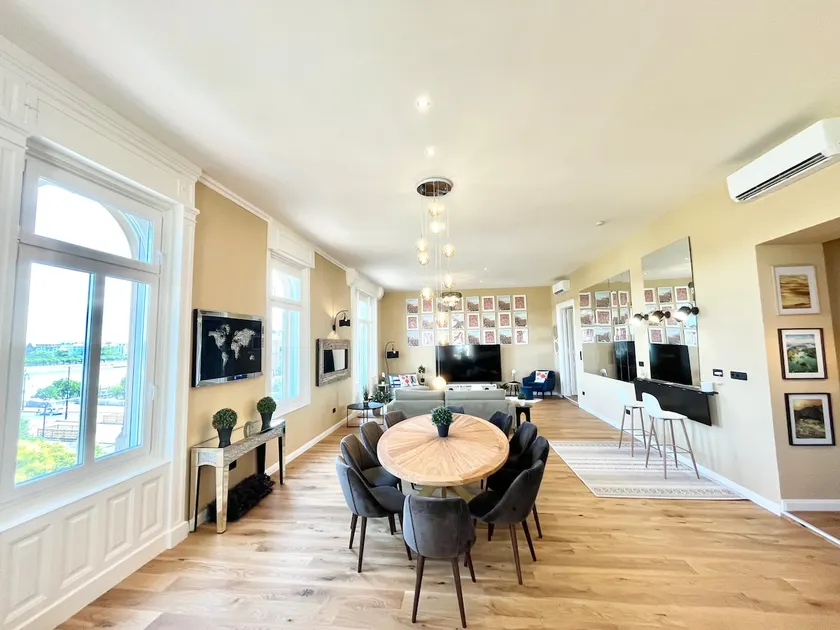 Rare 7BR/6BA | Danube & Parliament View | AC 18PPL - Image 1
