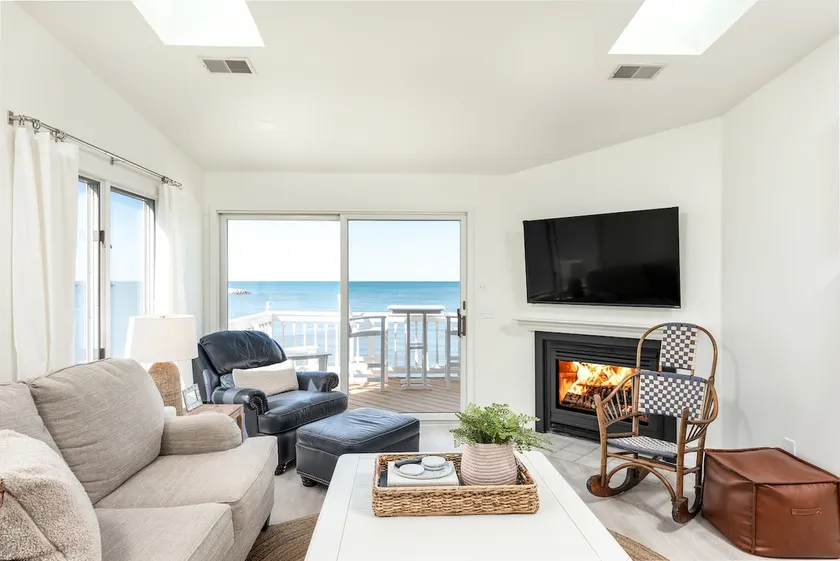Fred’s Place: 2-Bedroom Condo with Amazing Views - Image 1