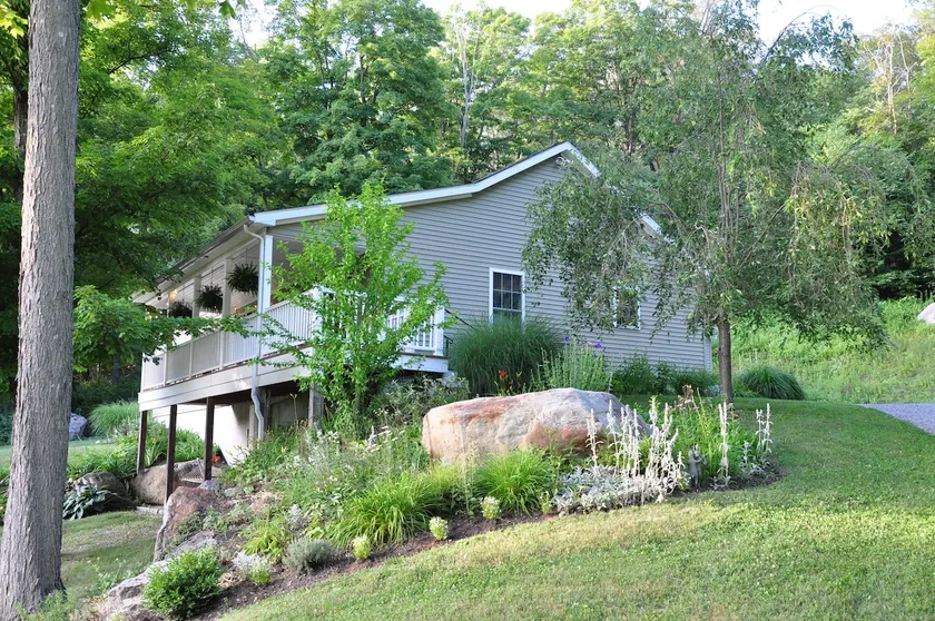 Home in Cold Spring- Farm Stay! - Image 1