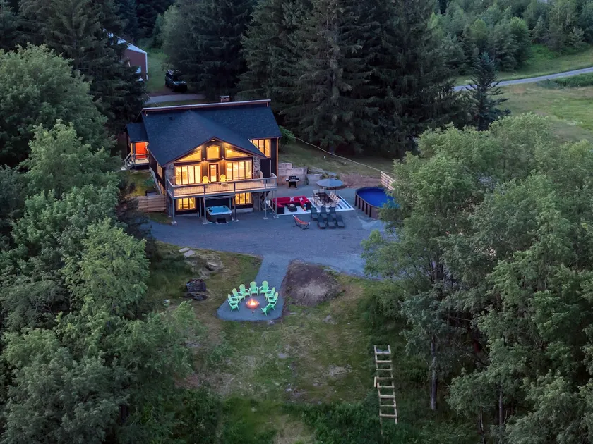 Heated Pool |Lakeview|HotTub|Movie Theater|Games - Image 1