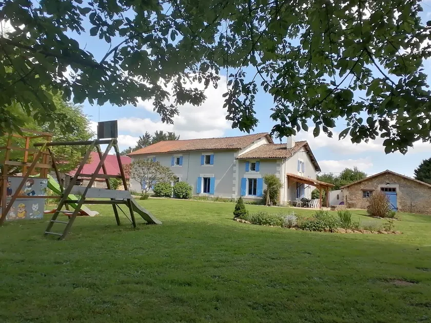 Cottage between fields and forest. - Image 1
