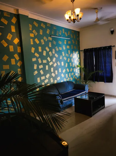 Blue Beds Homestay, Exotic 2BHK AC House - Image 1