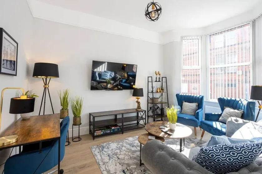 Modern & Stylish Home at the corner of famous Penny Lane in Liverpool - Image 1