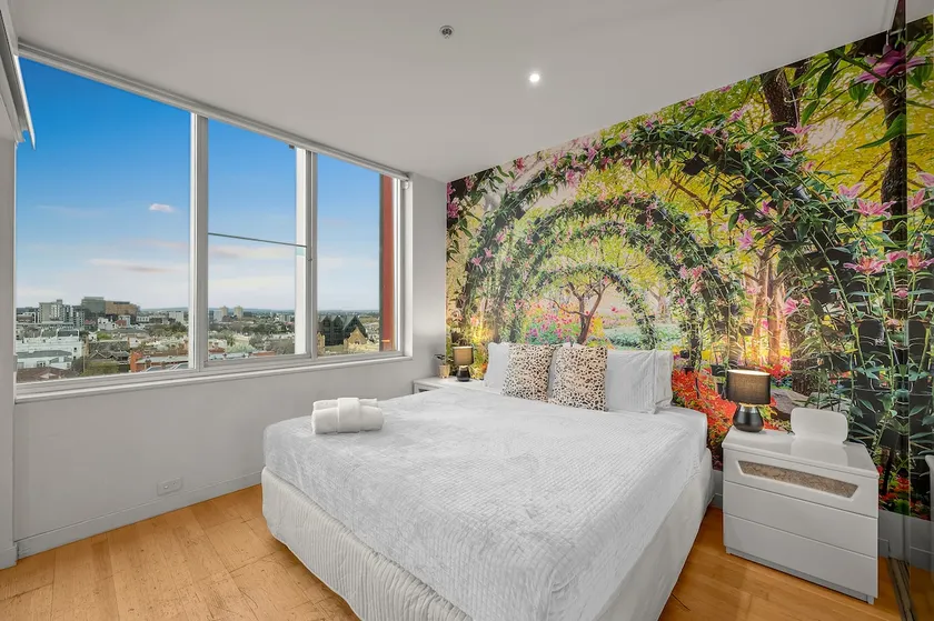 2BR The 'Flamin' Galah' Urban Eden Oasis-sleeps 5 - Image 1