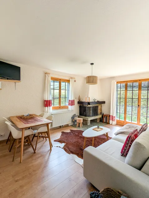 Rare, quite & central Apartment with Garden & Fireplace - Image 1