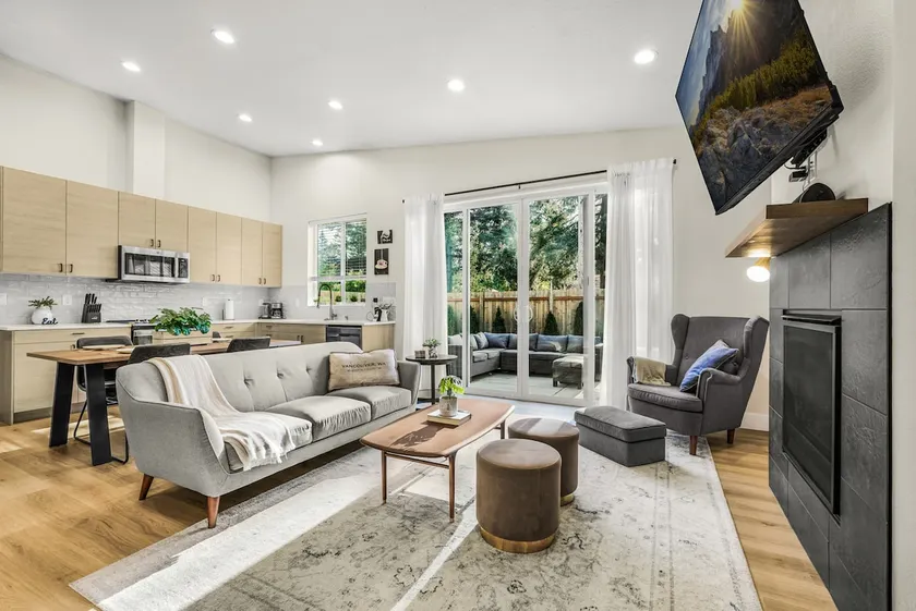 Cozy Family Home | Fireplace · Backyard · Garage - Image 1