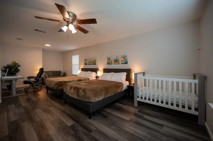 Spacious home with Wi-Fi A/C - Image 1