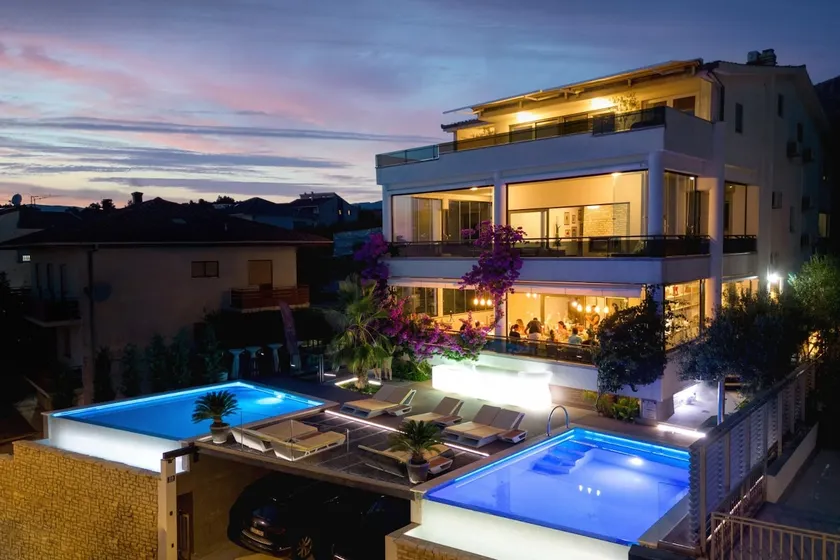 VillaGG Exclusive catered villa experience with BREAKFAST and a touch of luxury - Image 1