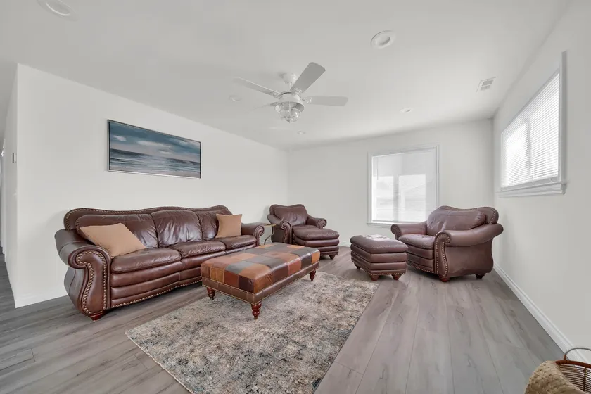Algonac's Riverview Retreat - Image 1