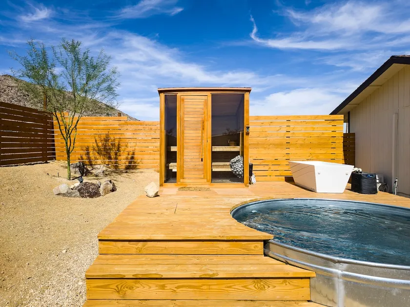 Sauna, Cold Plunge & Hot Tub + Park Views - Image 1