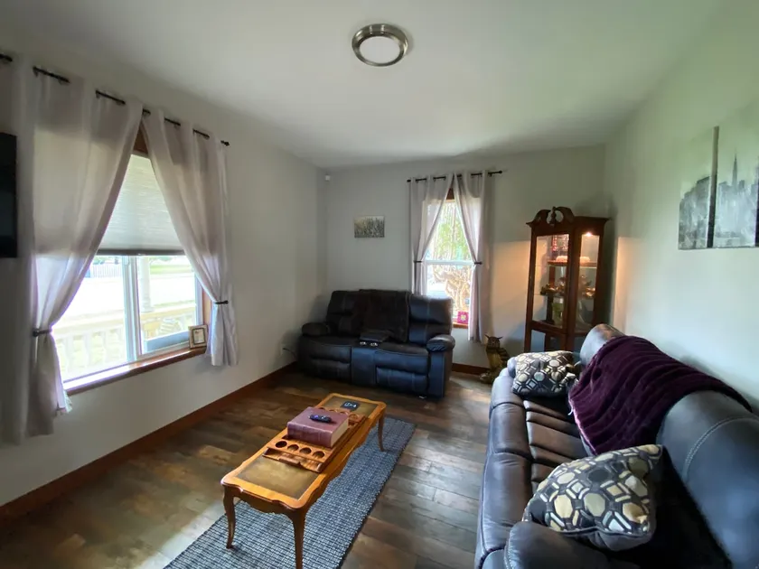 Cole Street Home - Image 1