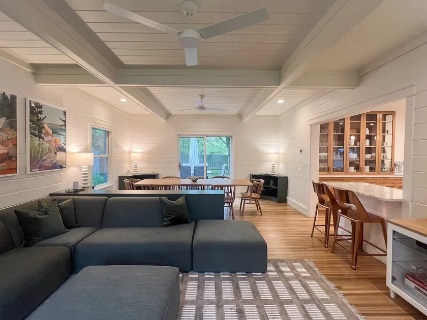 Welcome home to PENNY Cottage CVX! Renovated + A/C - Image 1
