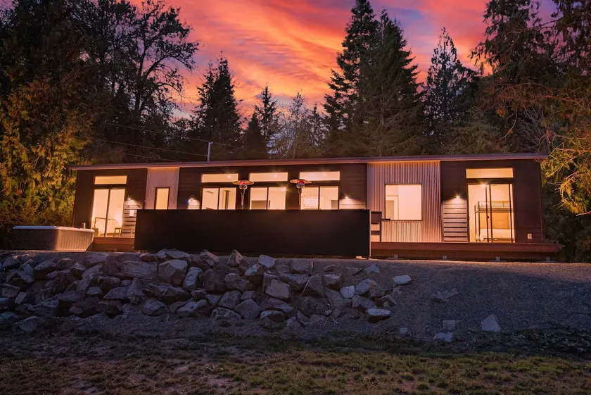 Tranquil Mountain Retreat / Hot Tub - Image 1