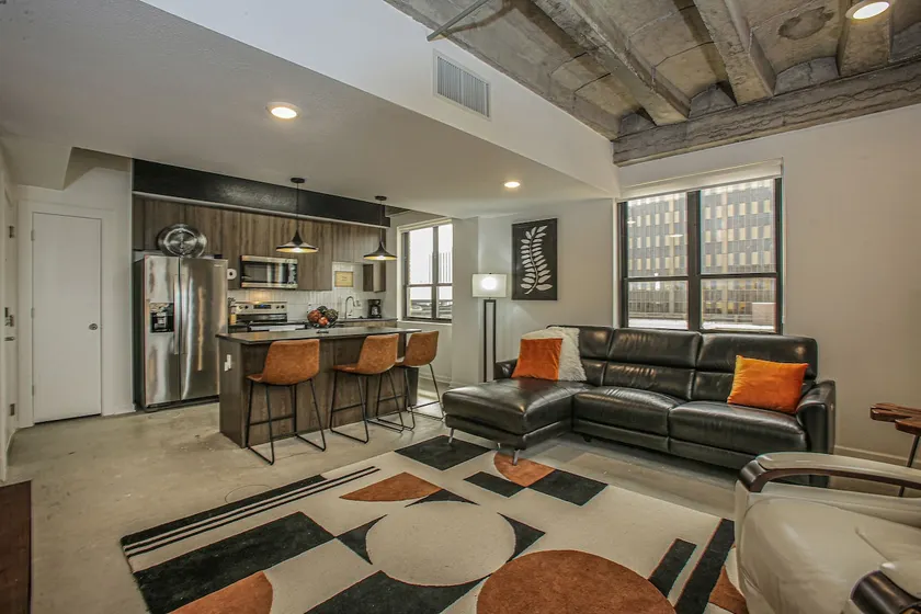 Downtown Modern Industrial Oasis - Image 1
