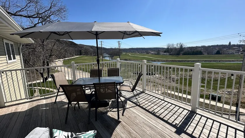 ”New Heights”, 4 Bedroom, Close to Everything - Image 1