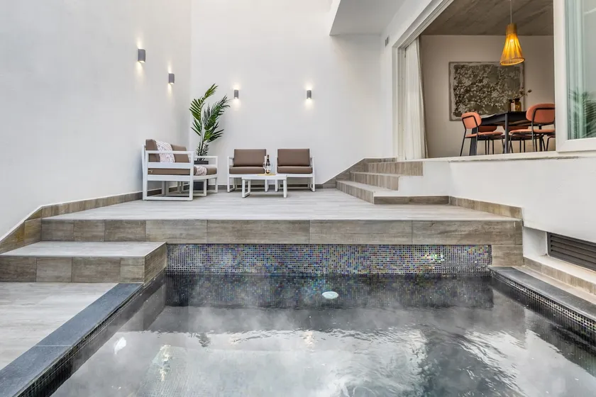 Luxury 2BRApt w/Private Pool/Netflix/Hiking Nearby - Image 1