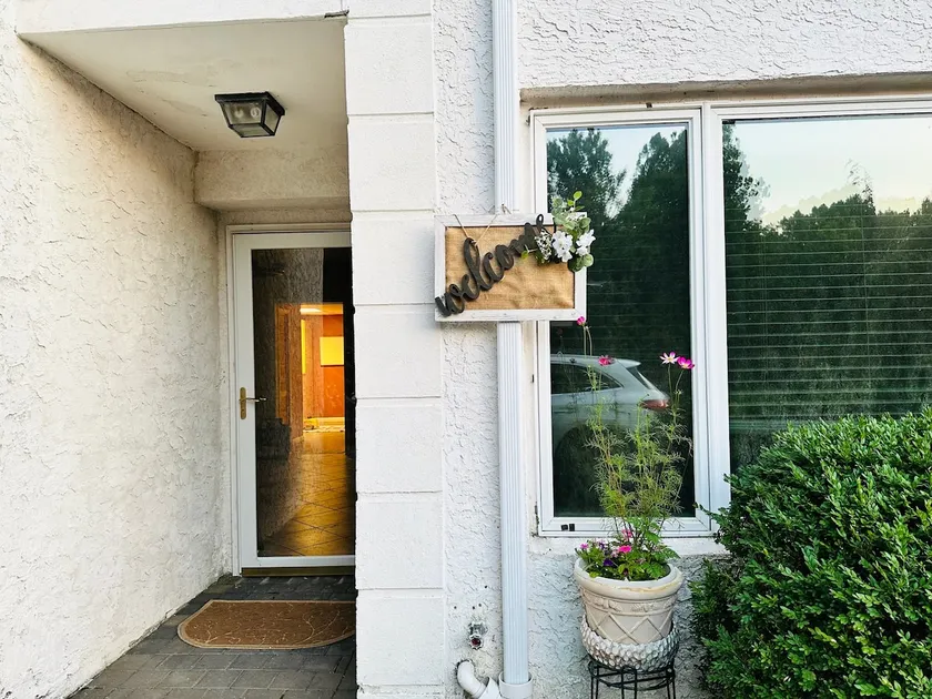 Sophia's FLAT A: NO Step & Quiet &Kid/Pet Friendly - Image 1