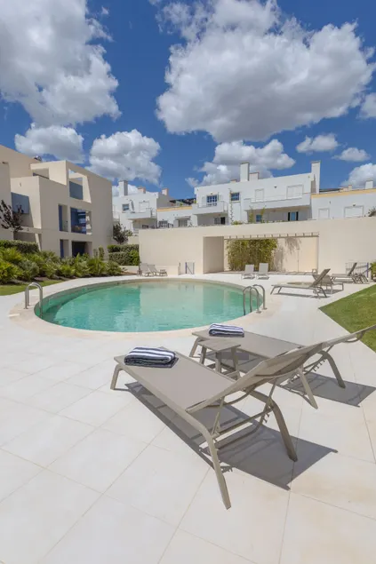 Modern 2BR Apartment with Pool, Gym & Garden - Image 1