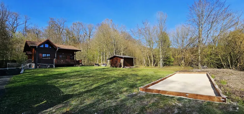 ”Le Chalet du Lac” 8-9 people Near Lake - Image 1