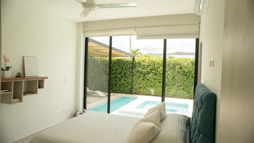 Summer house with a pool and a private hot tub, Wi-Fi - Image 1
