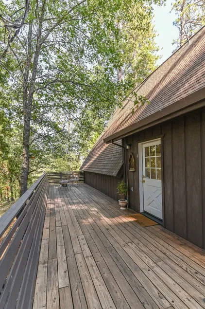 Hathaway Hideaway Loft Apartment - Image 1