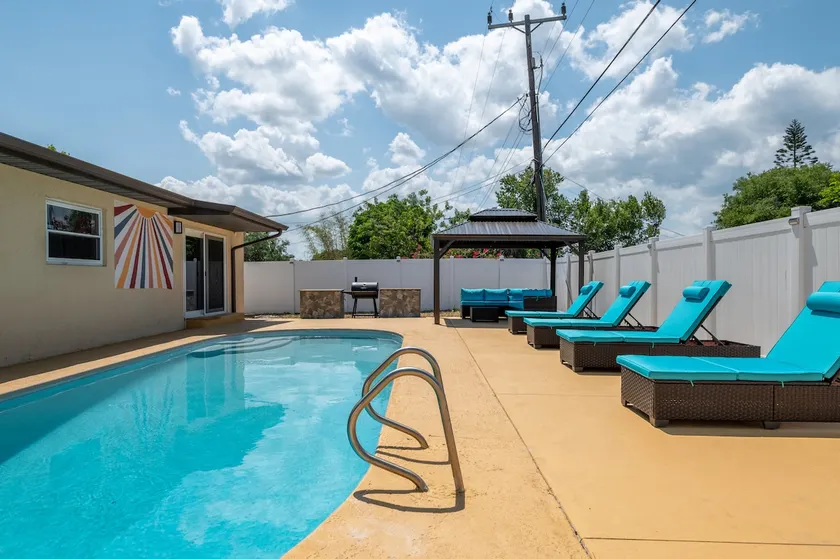 Cruise-Ready Oasis – Pool, 15 Min to Port & Beach - Image 1