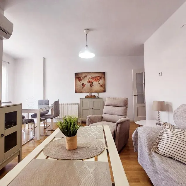 Full two-bedroom apartment - Image 1