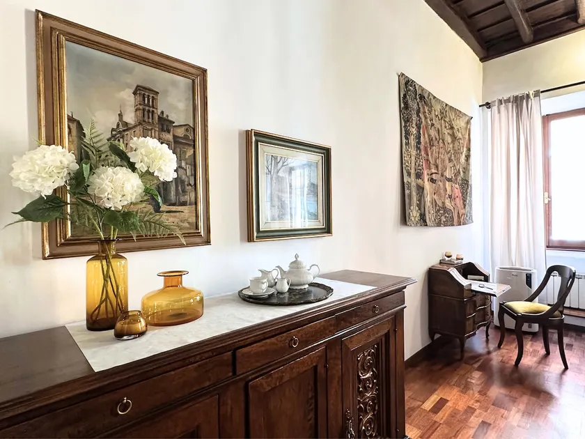 Casa Lovera in Vaticano - Elegant Charming Historic APT - Image 1