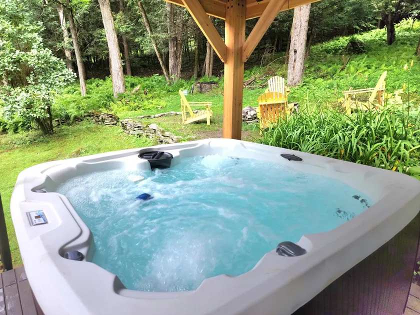 Mountain Escape with a Large Hot Tub and more! - Image 1