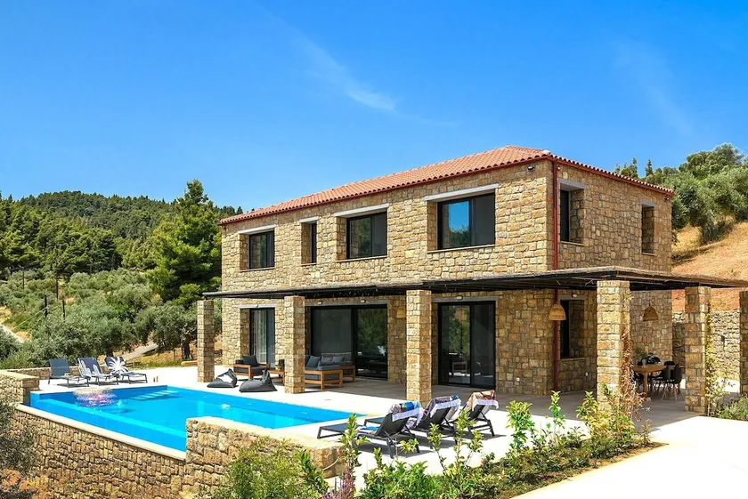 The Mavrolitharo Residence - Image 1