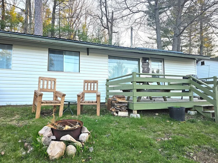 Mazinaw Lakeview Cottage #2 - Image 1