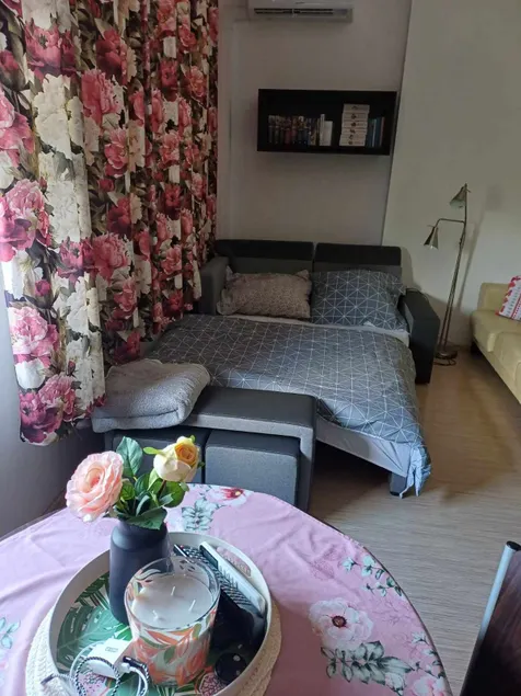 Next to the park, air conditioning, parking, Wi-Fi. - Image 1
