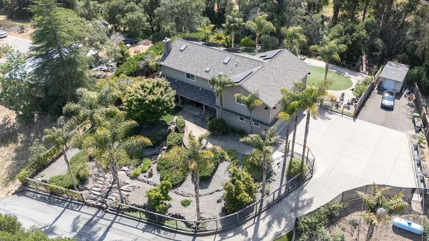 Spacious Family & Pet friendly home! - Image 1