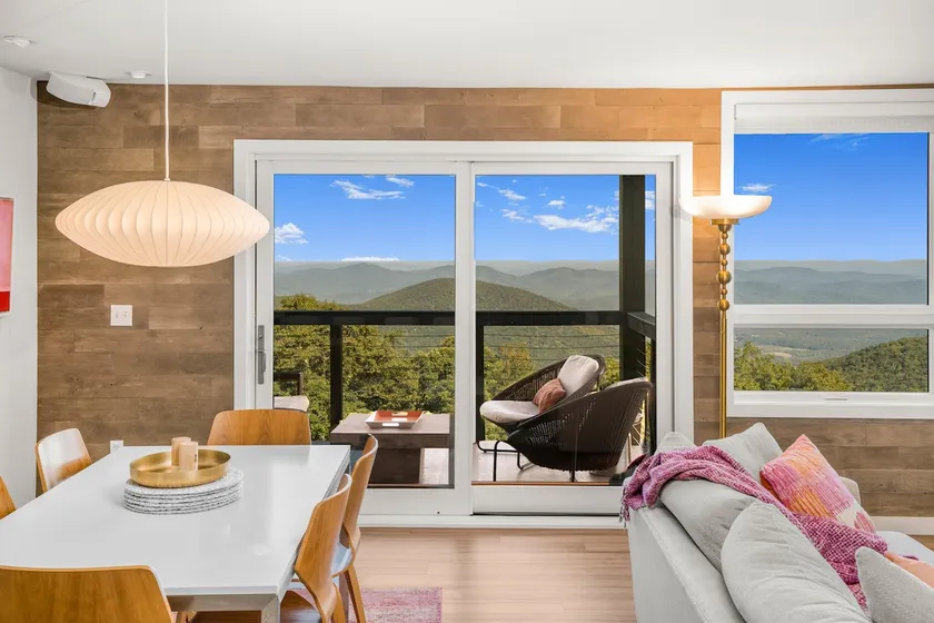 Luxury Condo in the Sky! Finest in Wintergreen! - Image 1