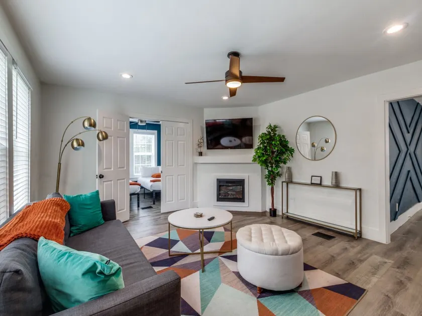 6Bdrm|4Bath Luxury Home near Downtown & NRG Stadiu - Image 1