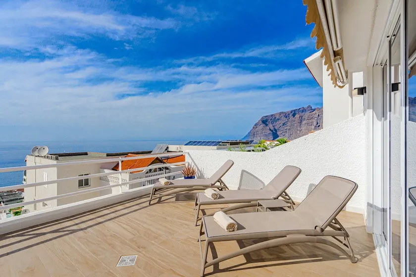 Elegant 3Bedroom Apartment with Ocean View Terrac - Image 1