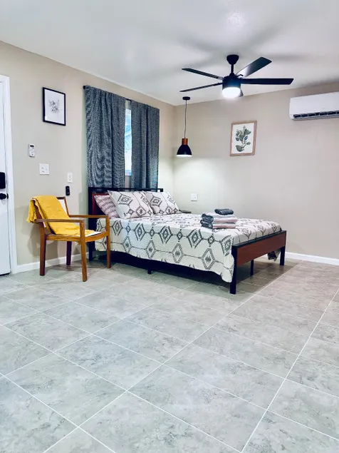 Charming guesthouse in Kingwood, TX -Houston IAH - Image 1