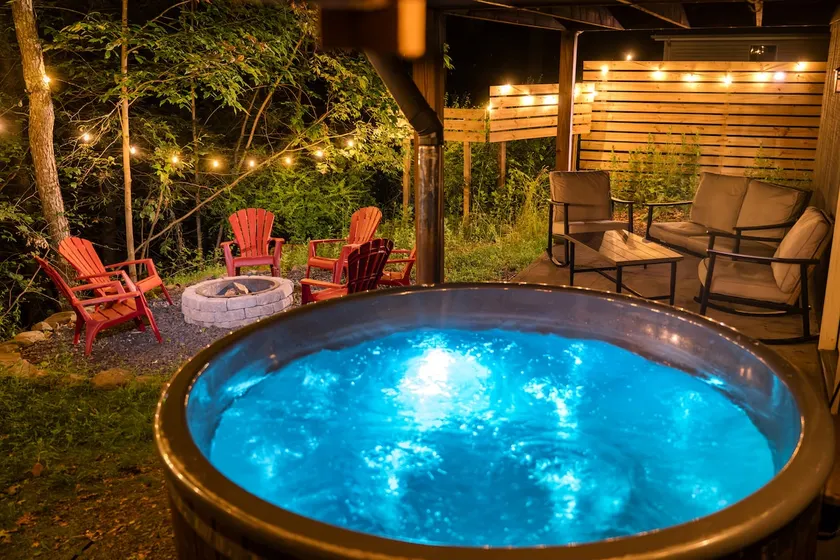 Scenic Cabin by Bushkill Falls & Shawnee w/Hot Tub - Image 1