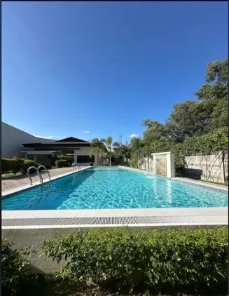 Cozy TriG Place near SM Seaside with Wifi Netflix free swimming pool & parking - Image 1