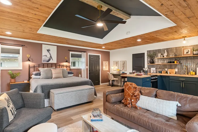 Luxury Studio in Cajun Country - Image 1