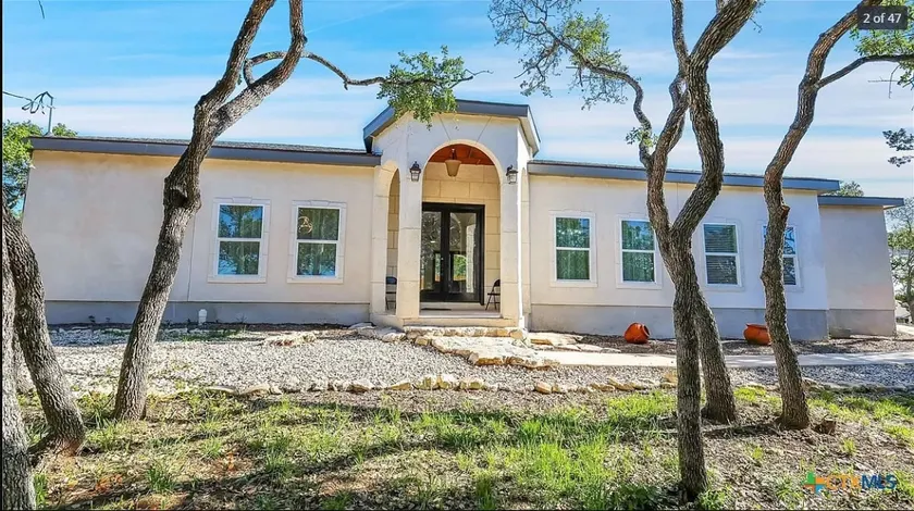 Cheerful Lakeside Retreat-Just Minutes to the lake - Image 1