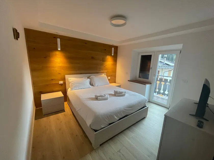 Apartment no. 3, Lake View - Image 1