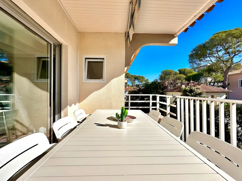 Elegant 3-bedroom duplex – Air conditioning terrace - Sea on foot - Image 1