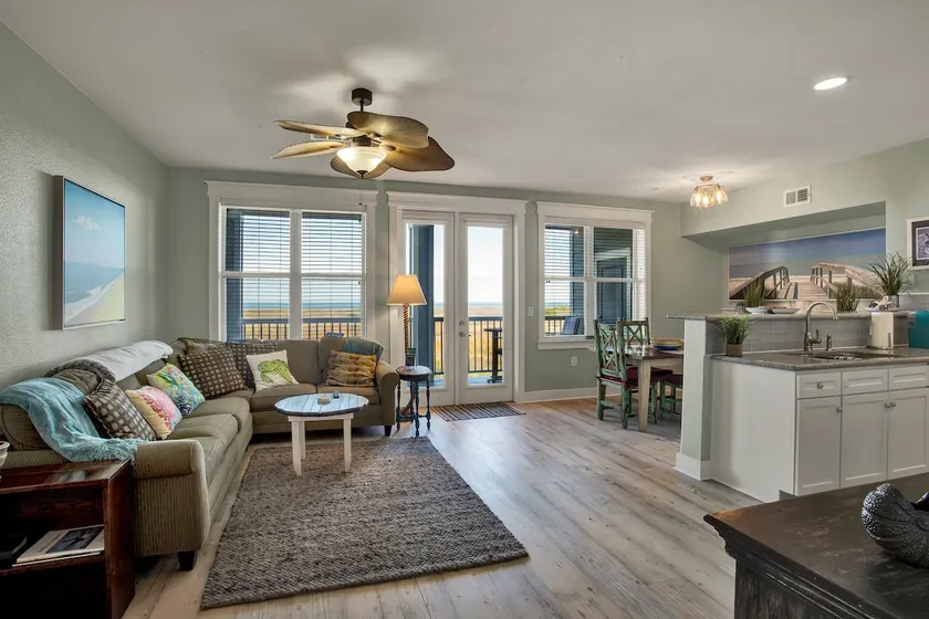 Bayfront condo on Galveston's West Bay in the Pointe West Community - Image 1